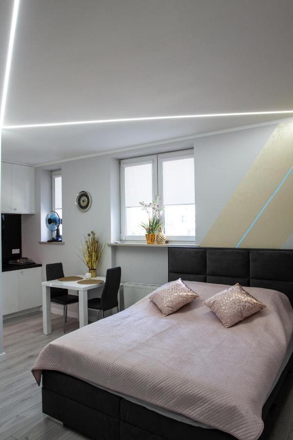 Novel New Apartment Warschau
